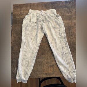 Lululemon Women’s Size 6 Warm Down Jogger *Thread Dye